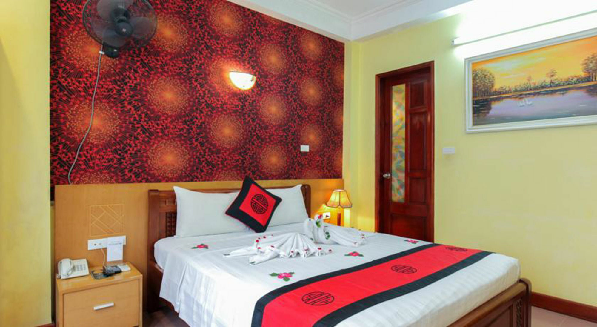 Madam Moon Hotel Ханой Экстерьер фото